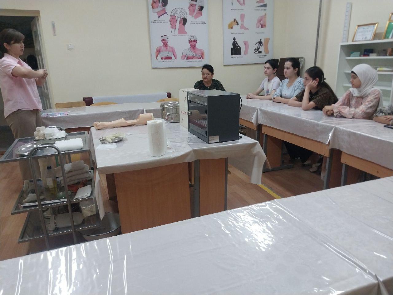 Ta'lim muassasasida “Oila hamshirasi " to‘garagi o'tkazildi