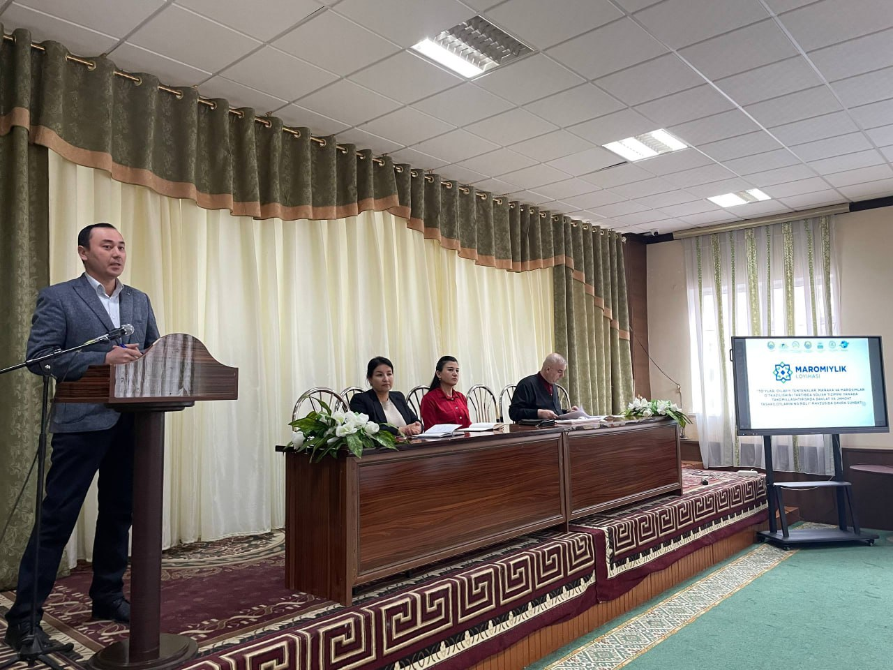 Urganch Abu Ali ibn Sino nomidagi Jamoat salomatligi texnikumida "Jaholatga qarshi ma’rifat" mavzusida davra suhbati tashkil etildi.